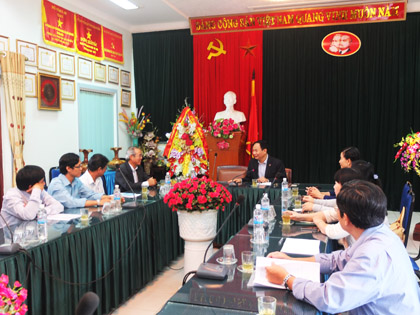 Đoàn cán bộ, giảng viên trường CĐ Kinh tế-Tài chính Vĩnh Long ra thăm và làm việc với trường CĐ Kinh tế-Tài chính Thái Nguyên